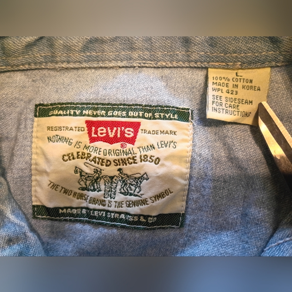 VTGLevi's Light Blue Sleeveless Denim Shirt Y2K Sz L - Picture 3 of 10